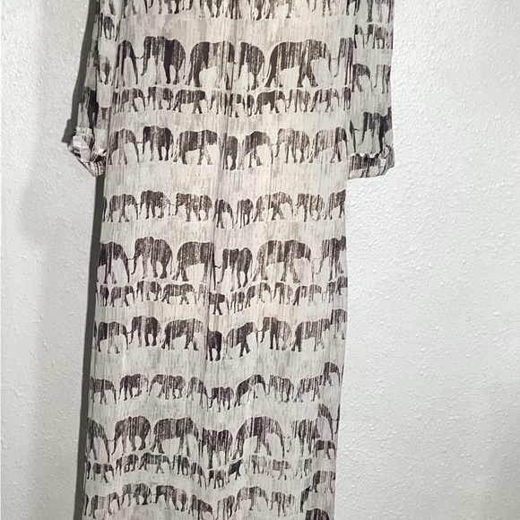 Nic+ Zoe elephant print sheer button up dress size medium - Picture 6 of 7